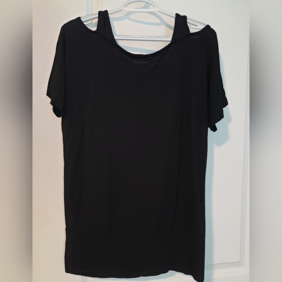 Open Shoulder Blouse - Picture 2 of 5